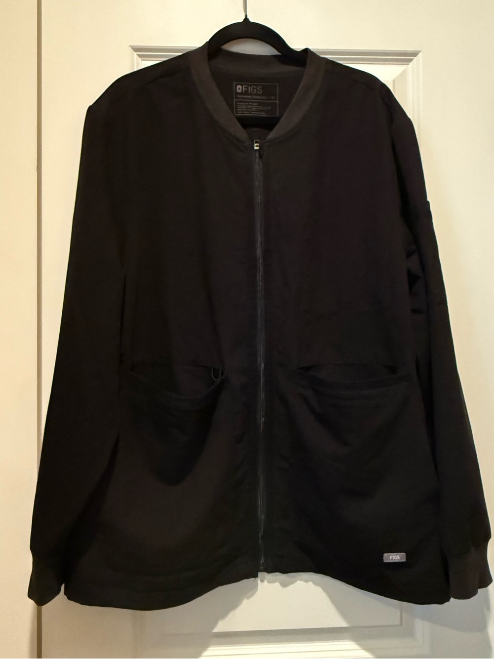 FIGS Technical Collection Full Zip Scrub Jacket, Black, XL Mens Medical